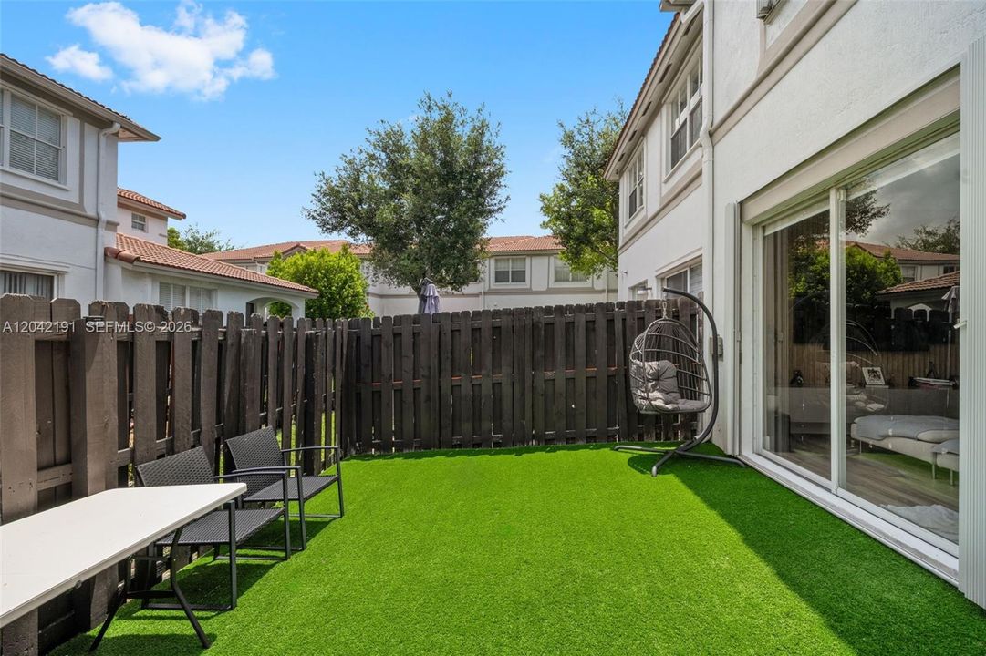 En Venta: $645,000 (3 camas, 2 baños, 1683 Pies cuadrados)