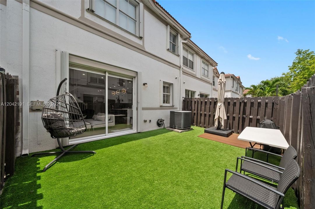 En Venta: $645,000 (3 camas, 2 baños, 1683 Pies cuadrados)