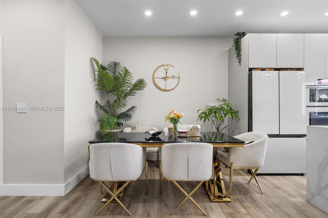 En Venta: $645,000 (3 camas, 2 baños, 1683 Pies cuadrados)