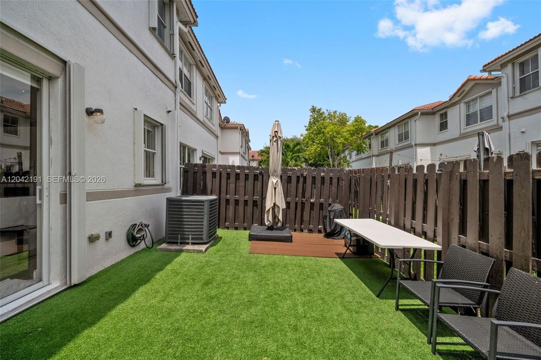 En Venta: $645,000 (3 camas, 2 baños, 1683 Pies cuadrados)