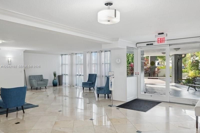 For Rent: $2,350 (2 beds, 2 baths, 1130 Square Feet)