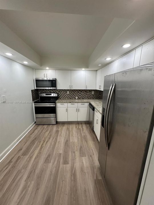 For Rent: $2,350 (2 beds, 2 baths, 1130 Square Feet)