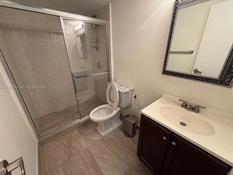 For Rent: $2,350 (2 beds, 2 baths, 1130 Square Feet)