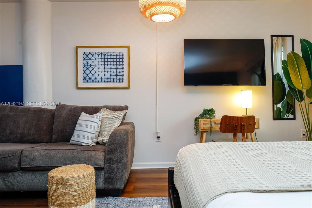 For Sale: $229,000 (0 beds, 1 baths, 444 Square Feet)