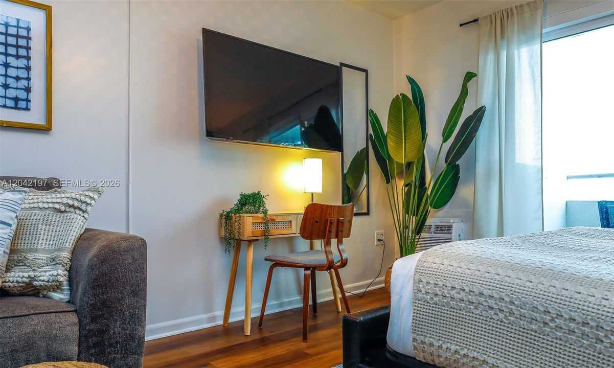 For Sale: $229,000 (0 beds, 1 baths, 444 Square Feet)