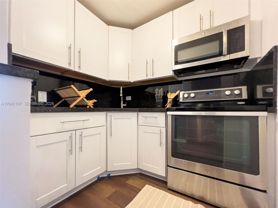 For Sale: $229,000 (0 beds, 1 baths, 444 Square Feet)