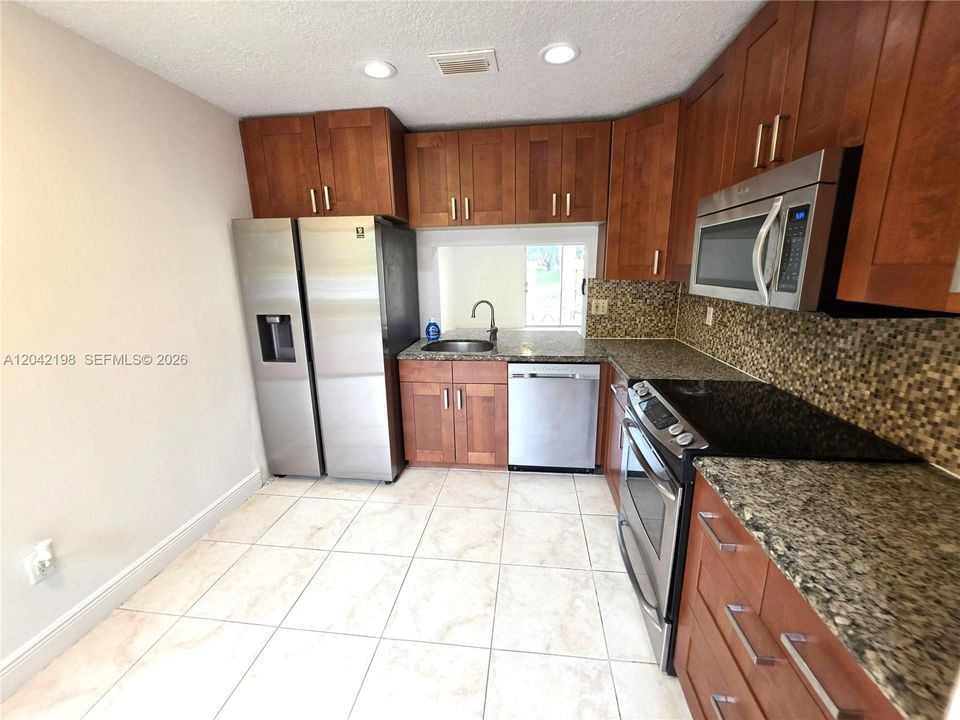 En Venta: $379,000 (3 camas, 2 baños, 0 Pies cuadrados)