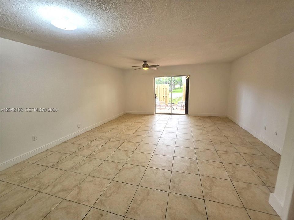 En Venta: $379,000 (3 camas, 2 baños, 0 Pies cuadrados)