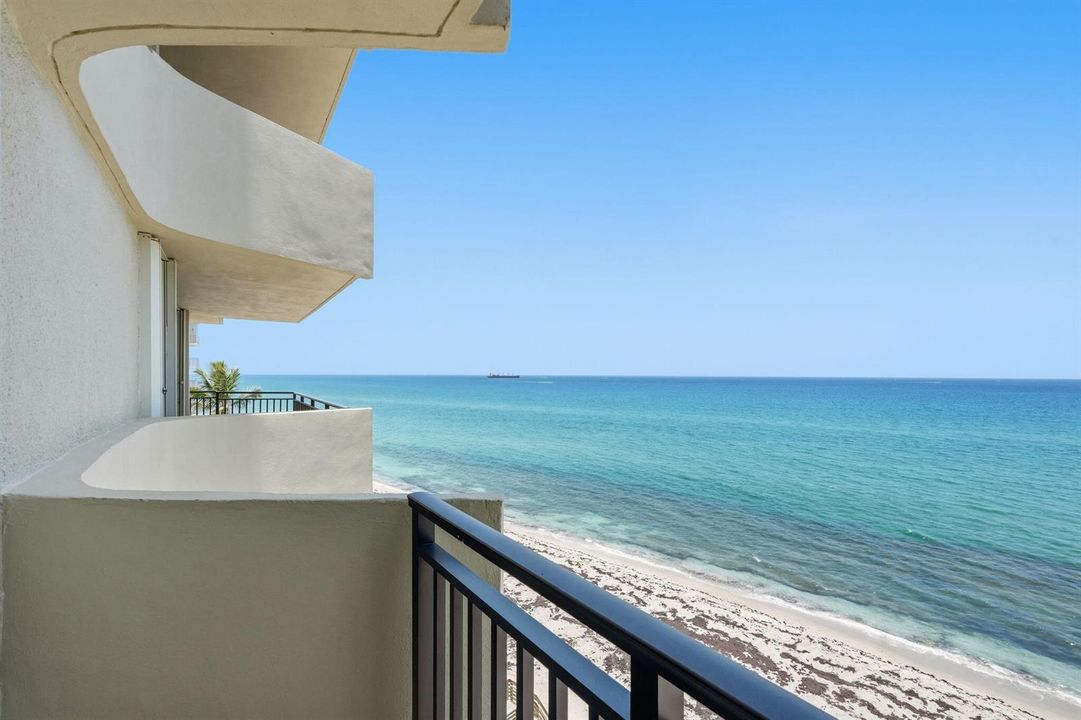 9-web-or-mls-5460_N_Ocean_Dr_Apt_6A_009