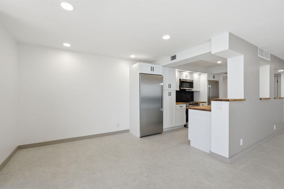 27-web-or-mls-5460_N_Ocean_Dr_Apt_6A_027