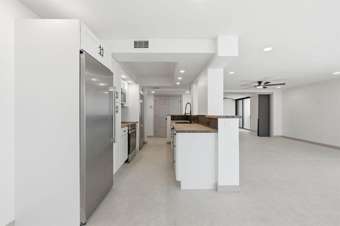 31-web-or-mls-5460_N_Ocean_Dr_Apt_6A_031