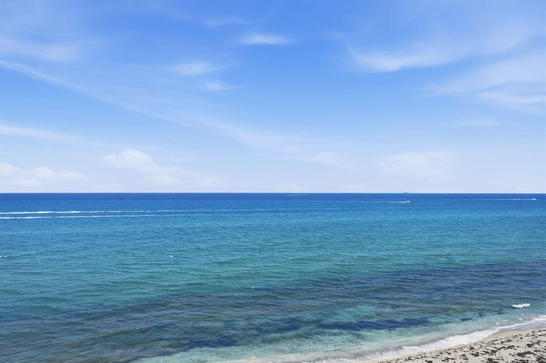 35-web-or-mls-5460_N_Ocean_Dr_Apt_6A_035