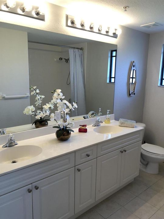 MAIN BATHROOM