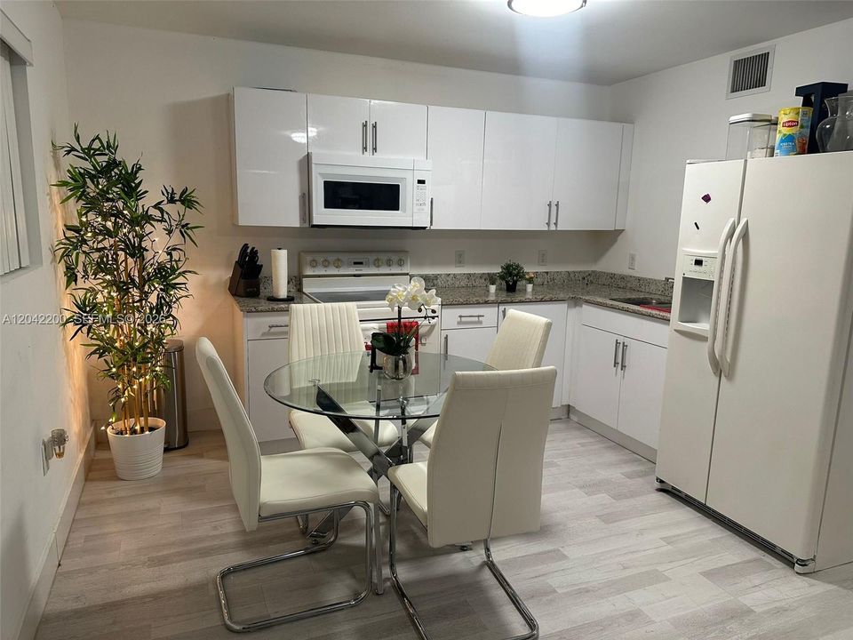 For Rent: $2,300 (2 beds, 2 baths, 16054 Square Feet)