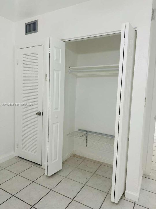 For Rent: $1,800 (1 beds, 1 baths, 583 Square Feet)