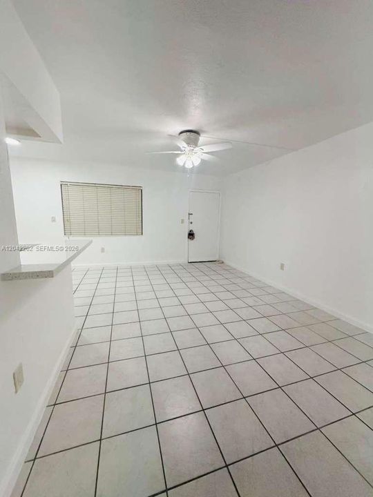 For Rent: $1,800 (1 beds, 1 baths, 583 Square Feet)