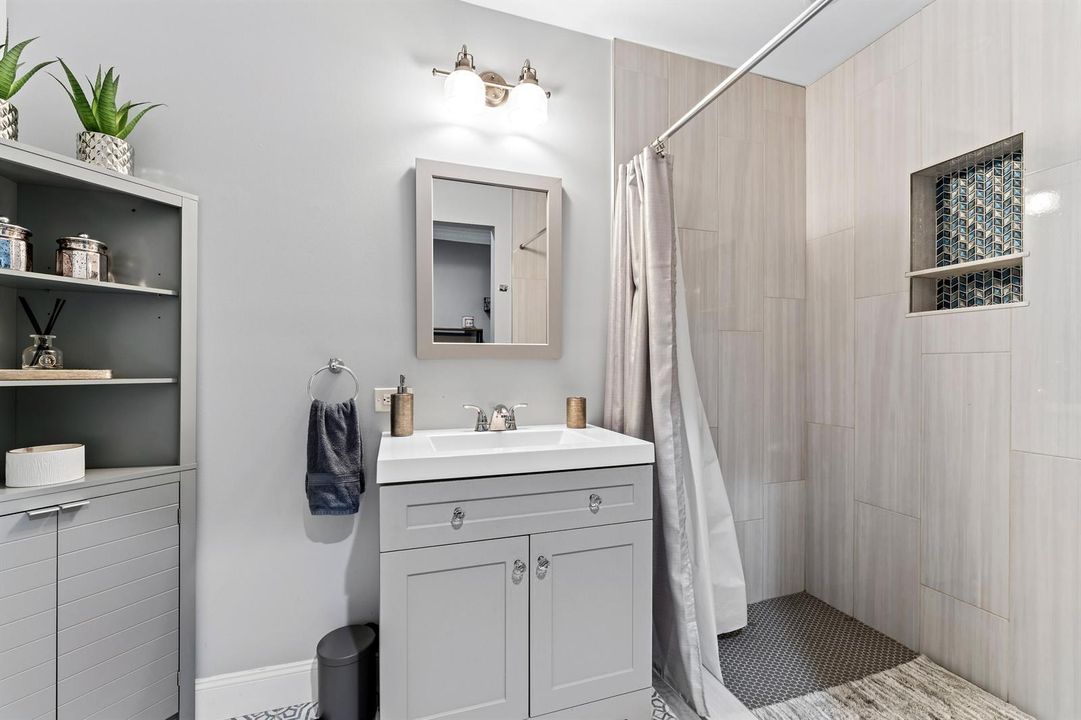 Guest Bedroom 3 Bathroom