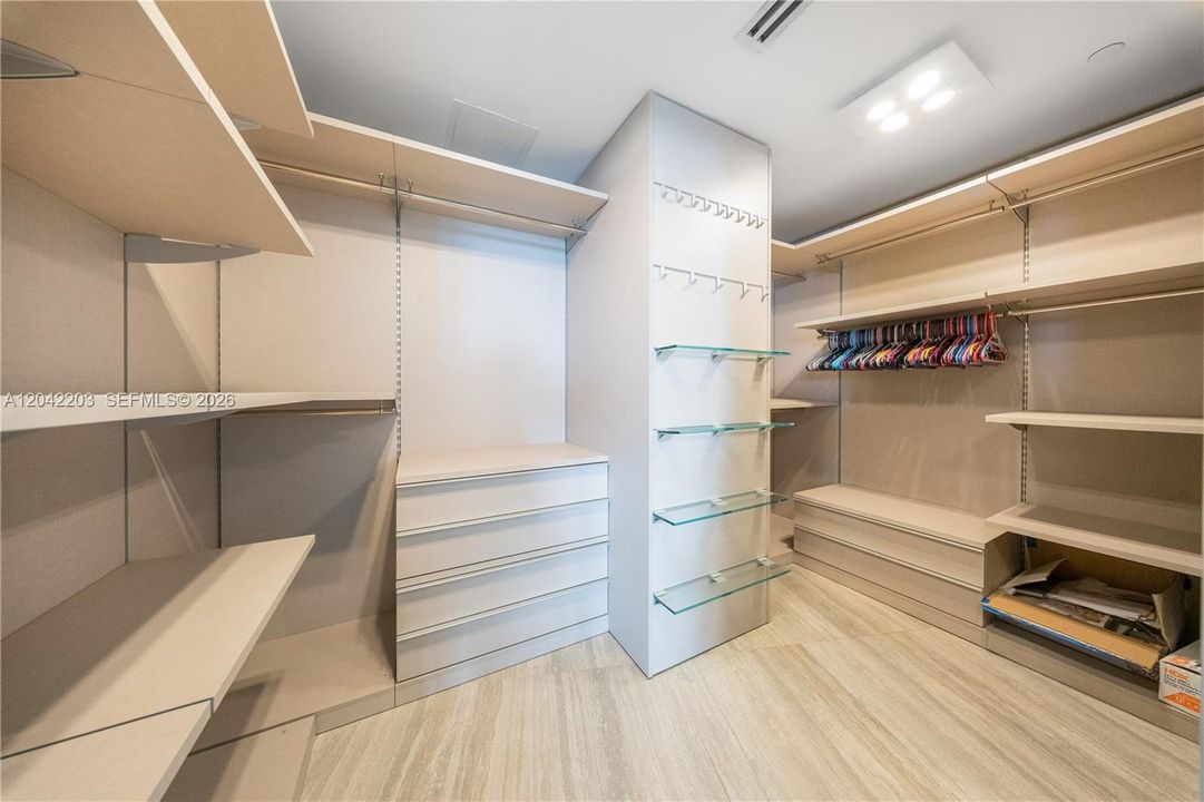 En Renta: $27,000 (2 camas, 2 baños, 2145 Pies cuadrados)