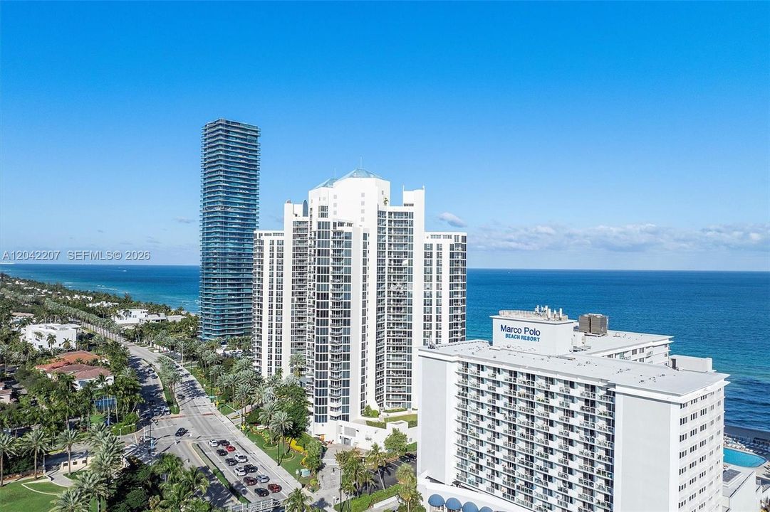 На продажу: $1,195,000 (2 спален, 2 ванн, 1457 Квадратных фут)