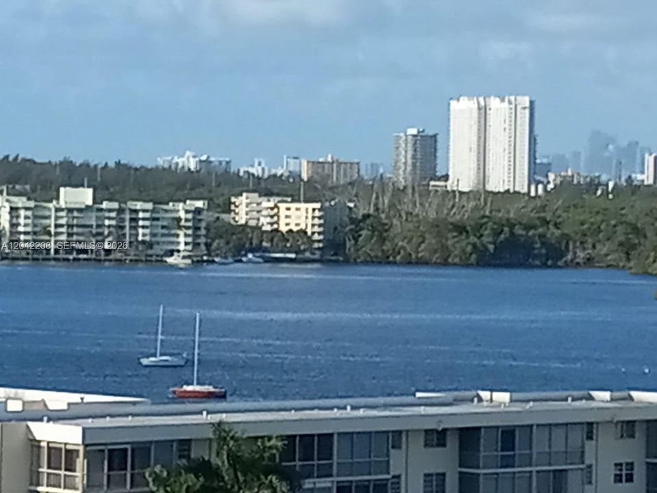 For Sale: $342,000 (2 beds, 2 baths, 1565 Square Feet)