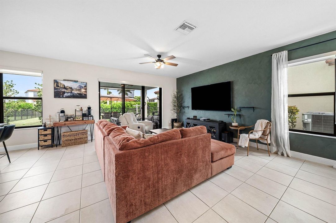 008-4895SandDollarDrive-Westlake-FL-3347