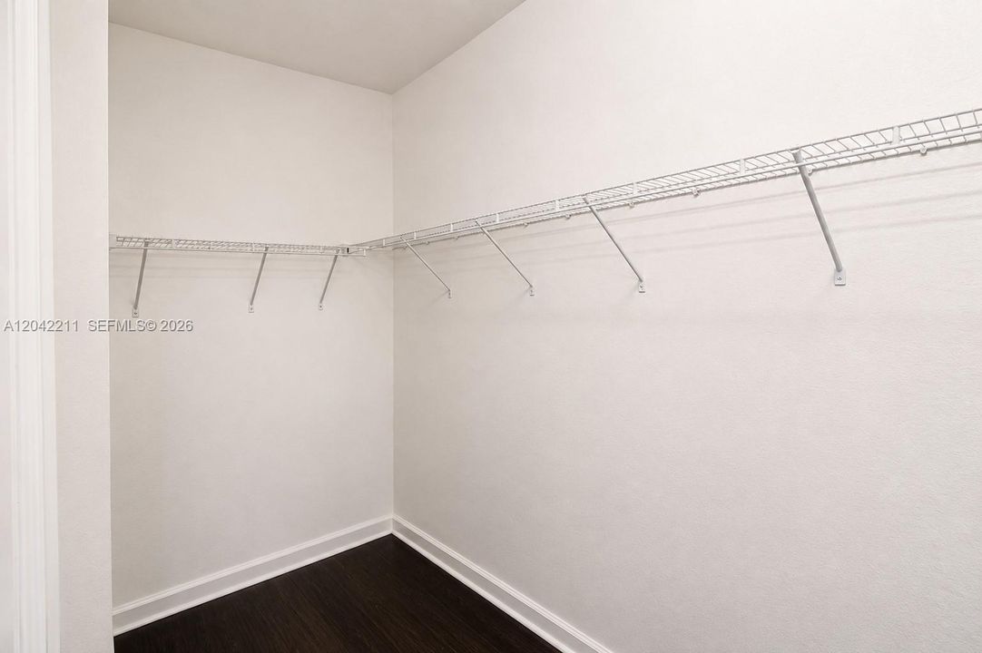 Walking Closet