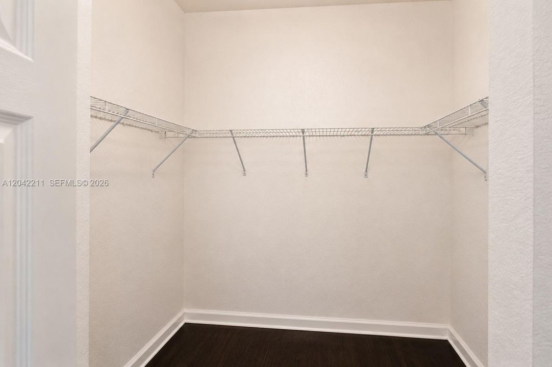 Walking closet