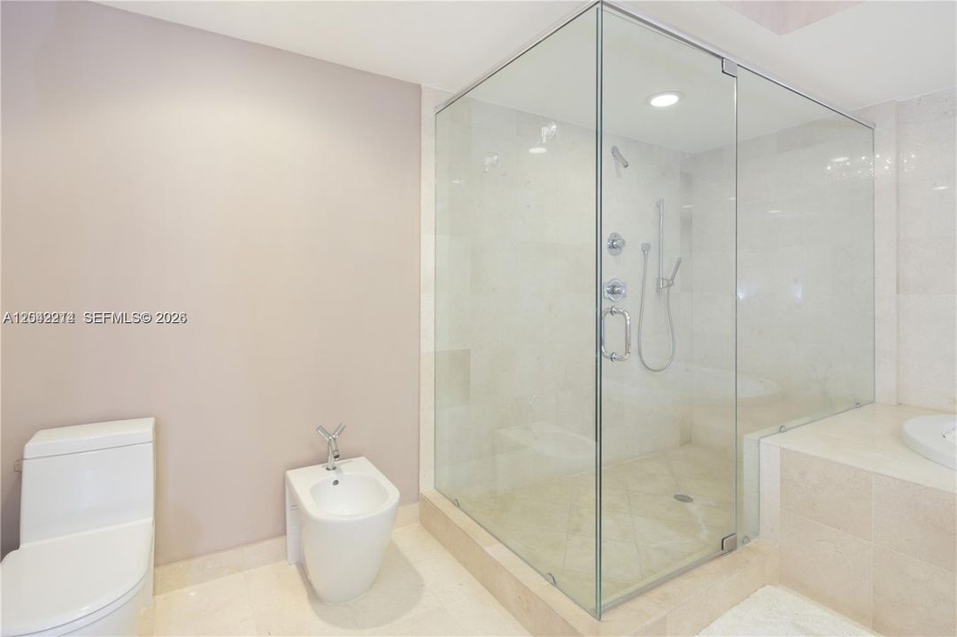 For Rent: $6,500 (2 beds, 2 baths, 1644 Square Feet)