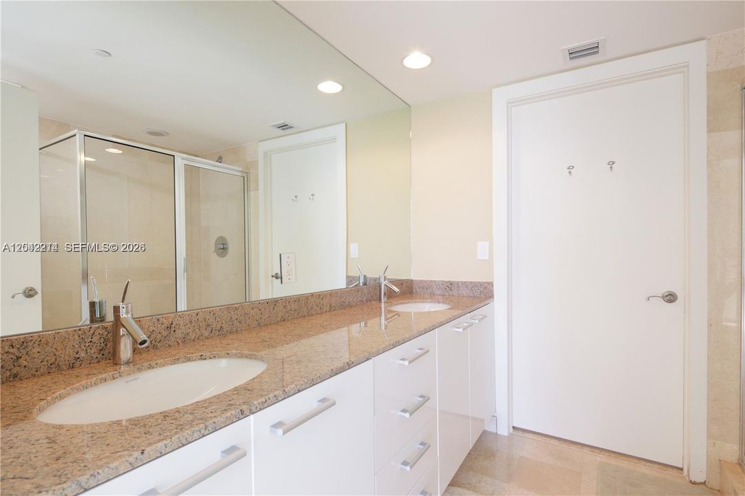 For Rent: $6,500 (2 beds, 2 baths, 1644 Square Feet)