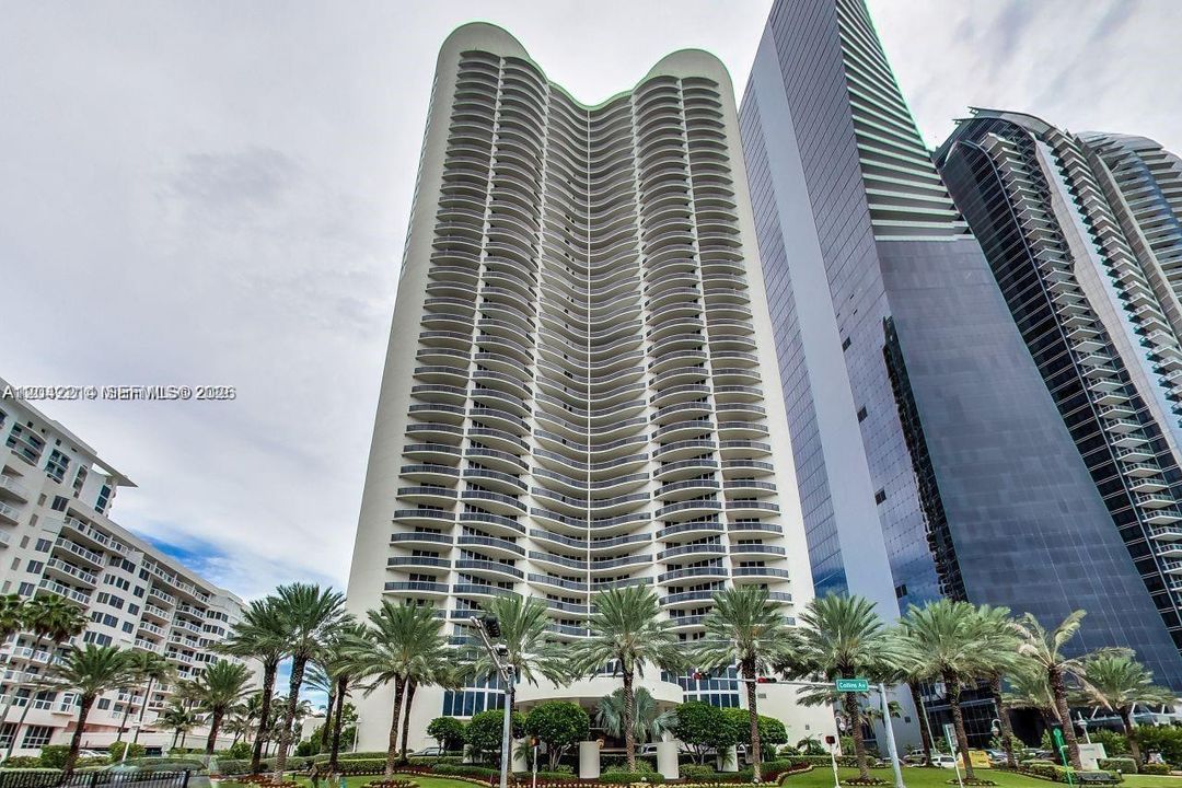 For Rent: $6,500 (2 beds, 2 baths, 1644 Square Feet)
