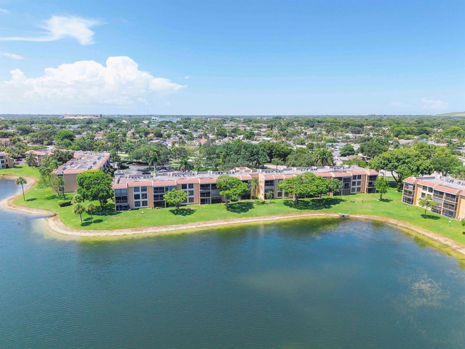 5828 Coral Lake Dr u304_025