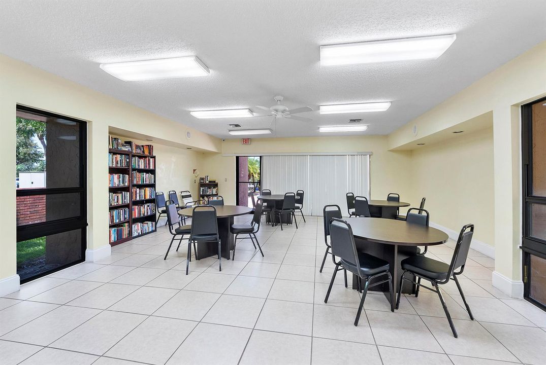 5828 Coral Lake Dr u304_064
