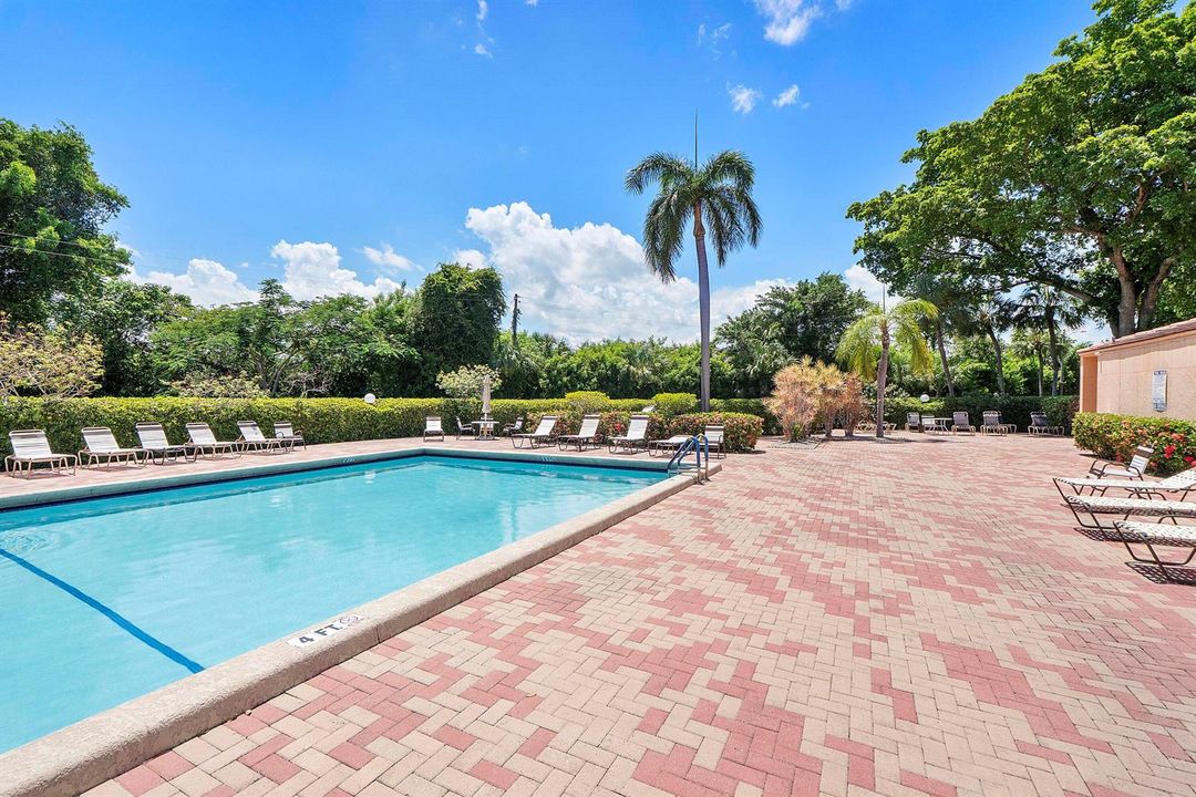 5828 Coral Lake Dr u304_058
