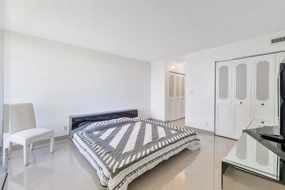 5828 Coral Lake Dr u304_032
