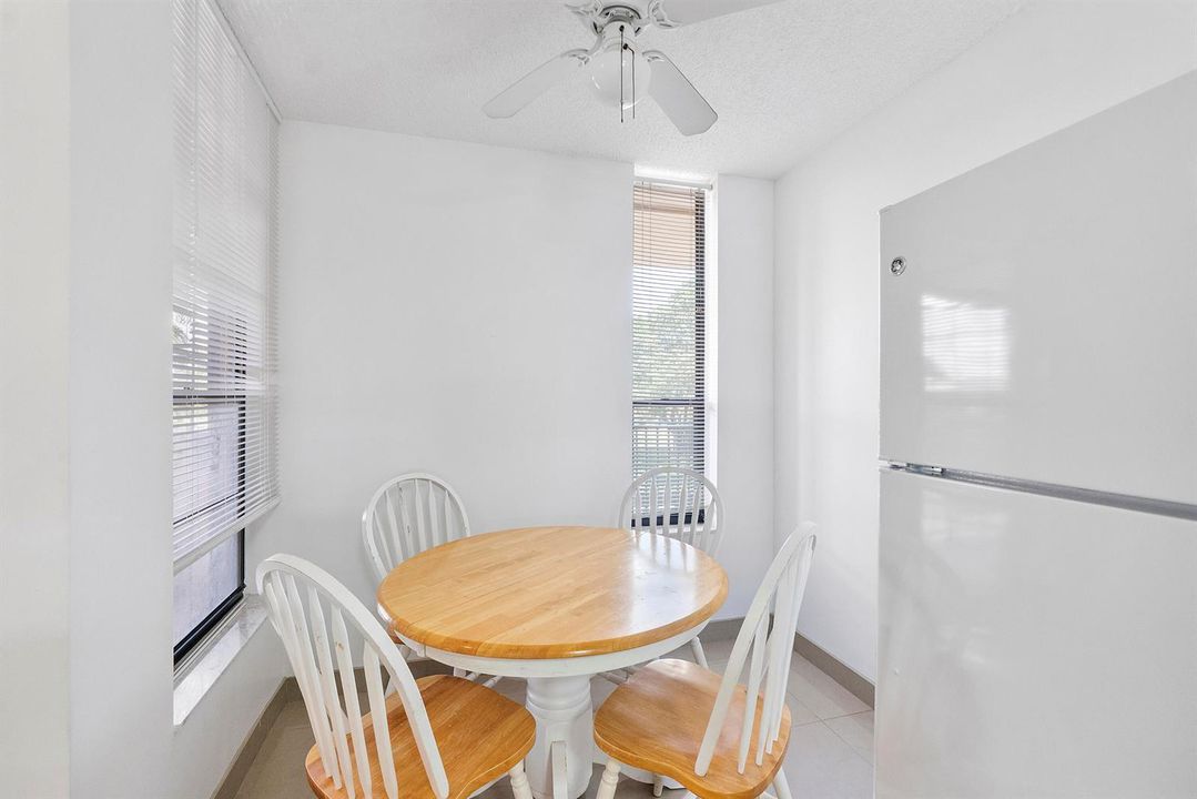 5828 Coral Lake Dr u304_044