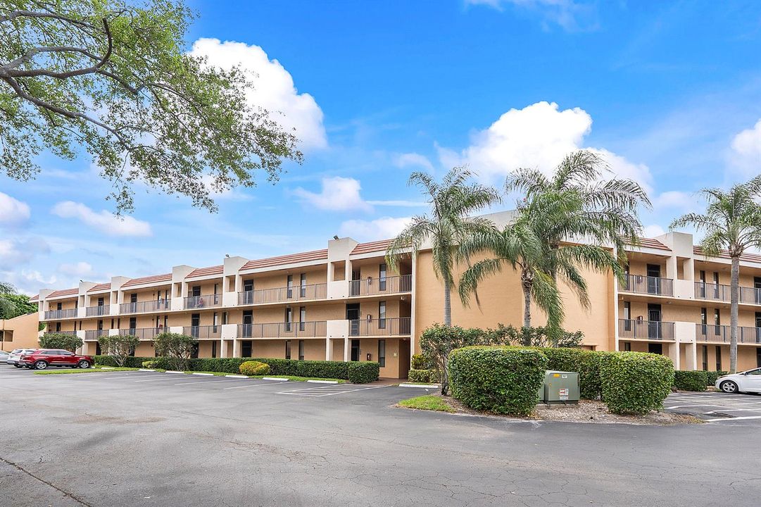 5722 Coral Lake Dr_038