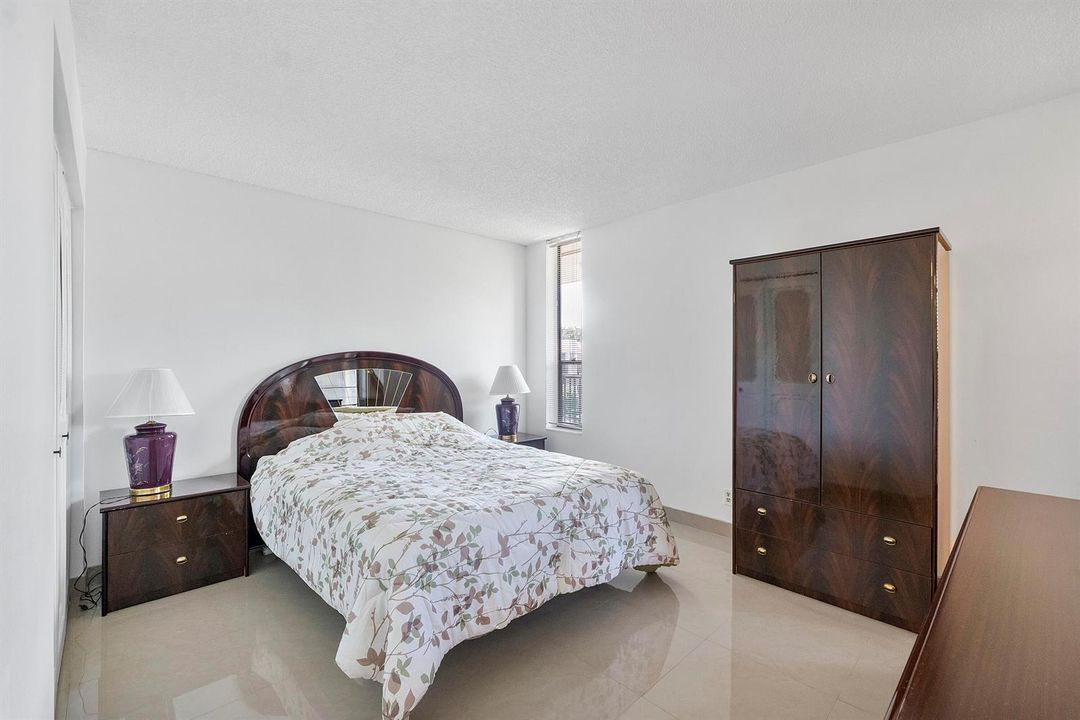 5828 Coral Lake Dr u304_027