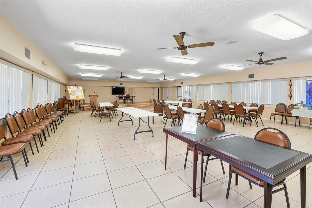 5828 Coral Lake Dr u304_059