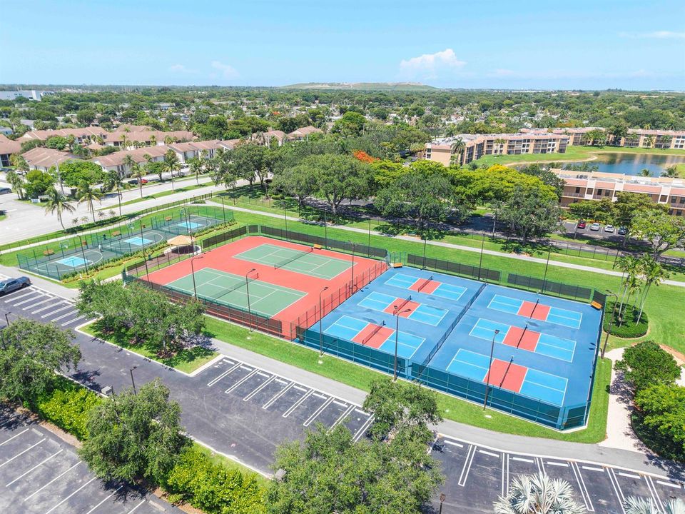 5828 Coral Lake Dr u304_007