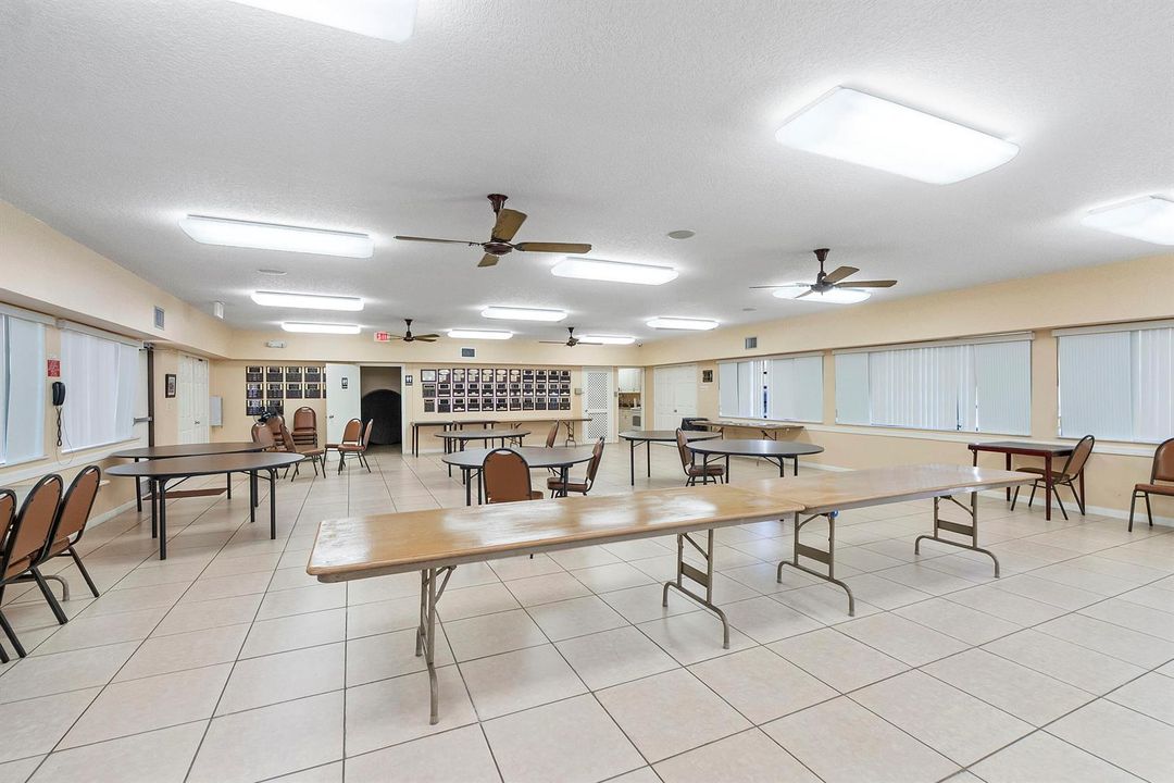 5828 Coral Lake Dr u304_060