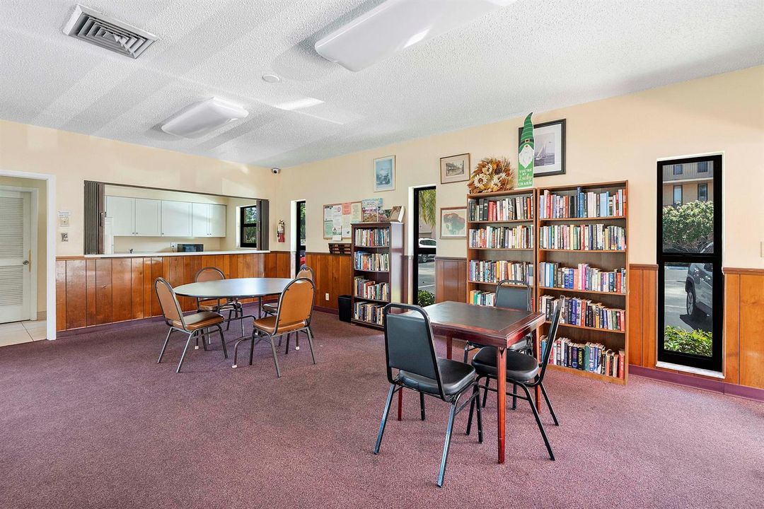 5828 Coral Lake Dr u304_056