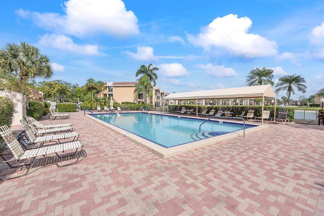 5722 Coral Lake Dr_039