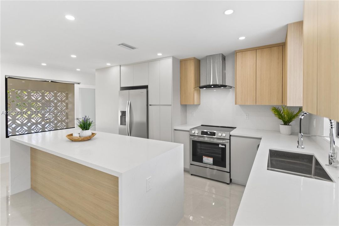 На продажу: $639,000 (4 спален, 3 ванн, 1214 Квадратных фут)