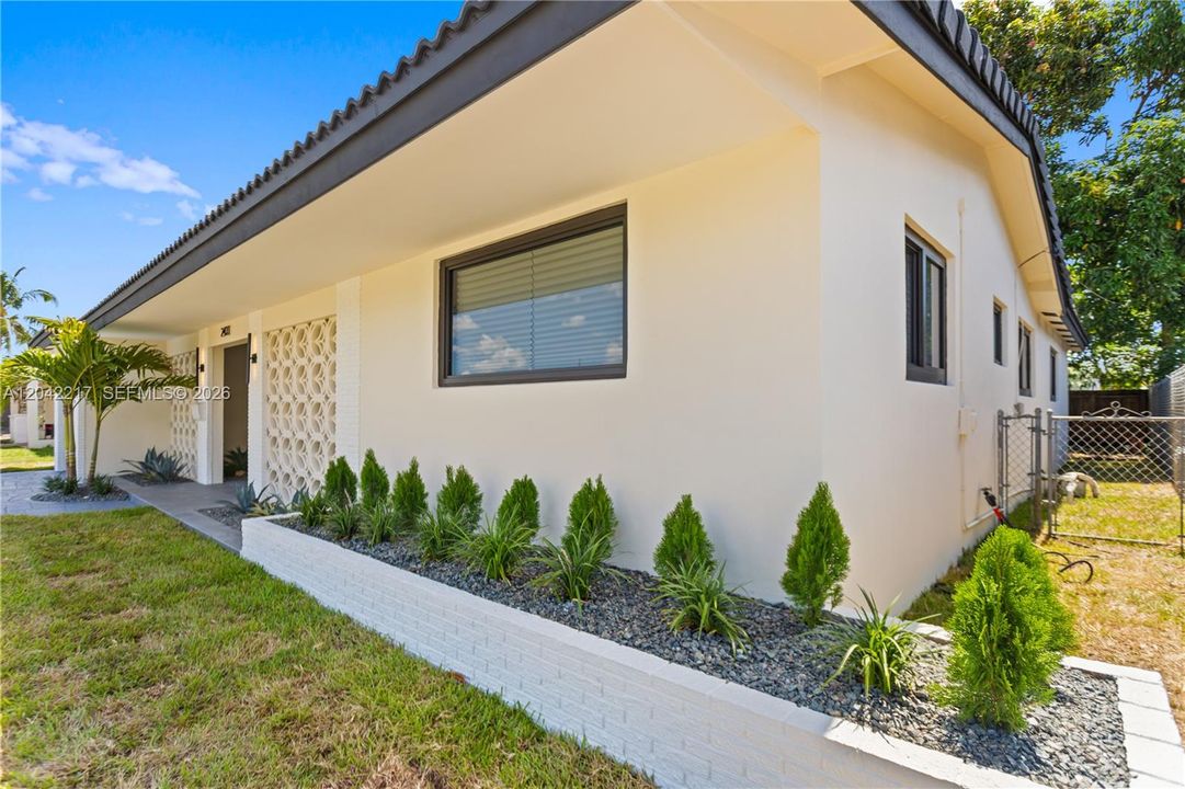 На продажу: $639,000 (4 спален, 3 ванн, 1214 Квадратных фут)