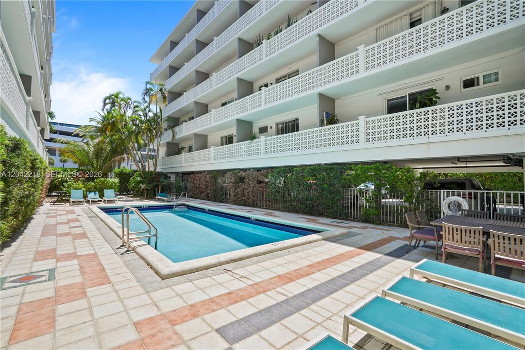 En Venta: $345,000 (1 camas, 1 baños, 667 Pies cuadrados)