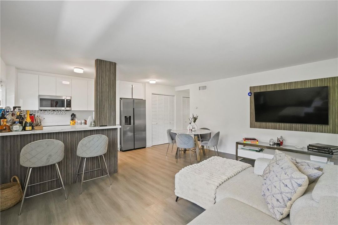 En Venta: $345,000 (1 camas, 1 baños, 667 Pies cuadrados)
