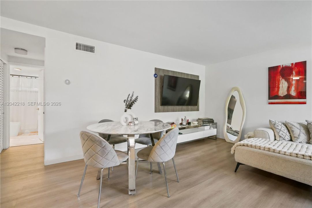 En Venta: $345,000 (1 camas, 1 baños, 667 Pies cuadrados)