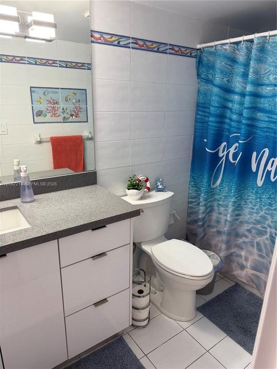 В аренду: $2,500 (1 спален, 1 ванн, 825 Квадратных фут)