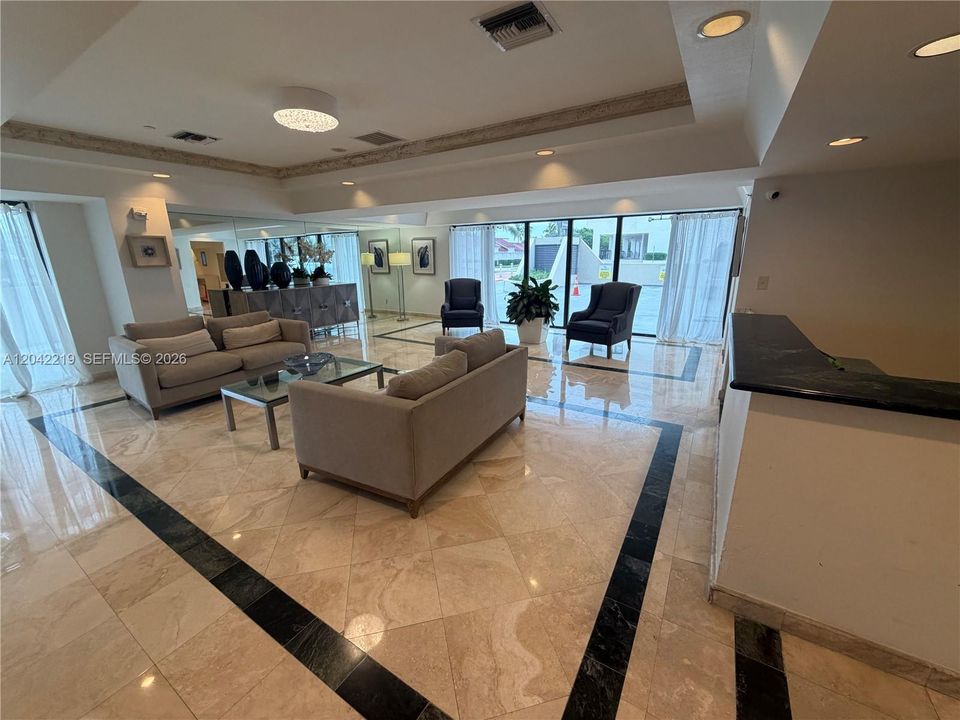 В аренду: $2,500 (1 спален, 1 ванн, 825 Квадратных фут)