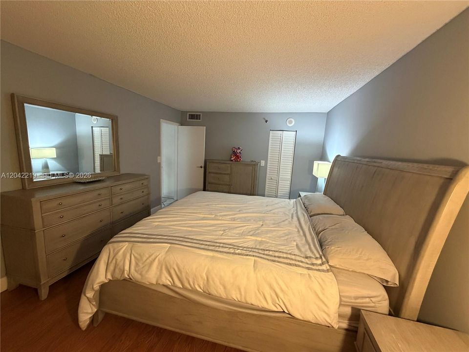 В аренду: $2,500 (1 спален, 1 ванн, 825 Квадратных фут)